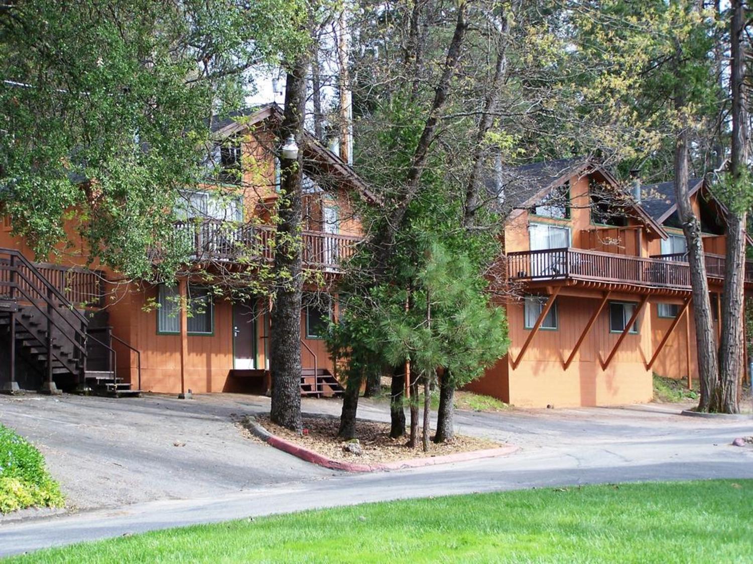 Resort The Pines & Conference Center