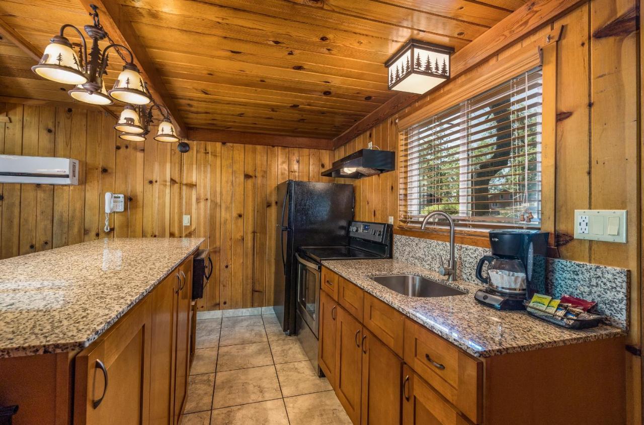 The Pines & Conference Center 4* Bass Lake